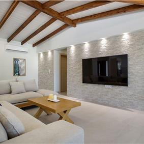 3 bedroom seaside villa with pool & jacuzzi, near Acharavi, sleeps 6